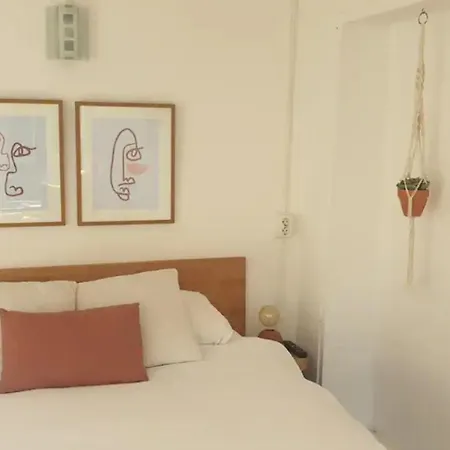 Guest house Studio'S In The Center Of Amsterdam With Canal View!